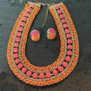 PINK, ORANGE, GOLD-TONE WEAVED BEADED CHAIN BIB 15-18" NECKLACE AND EARRING SET